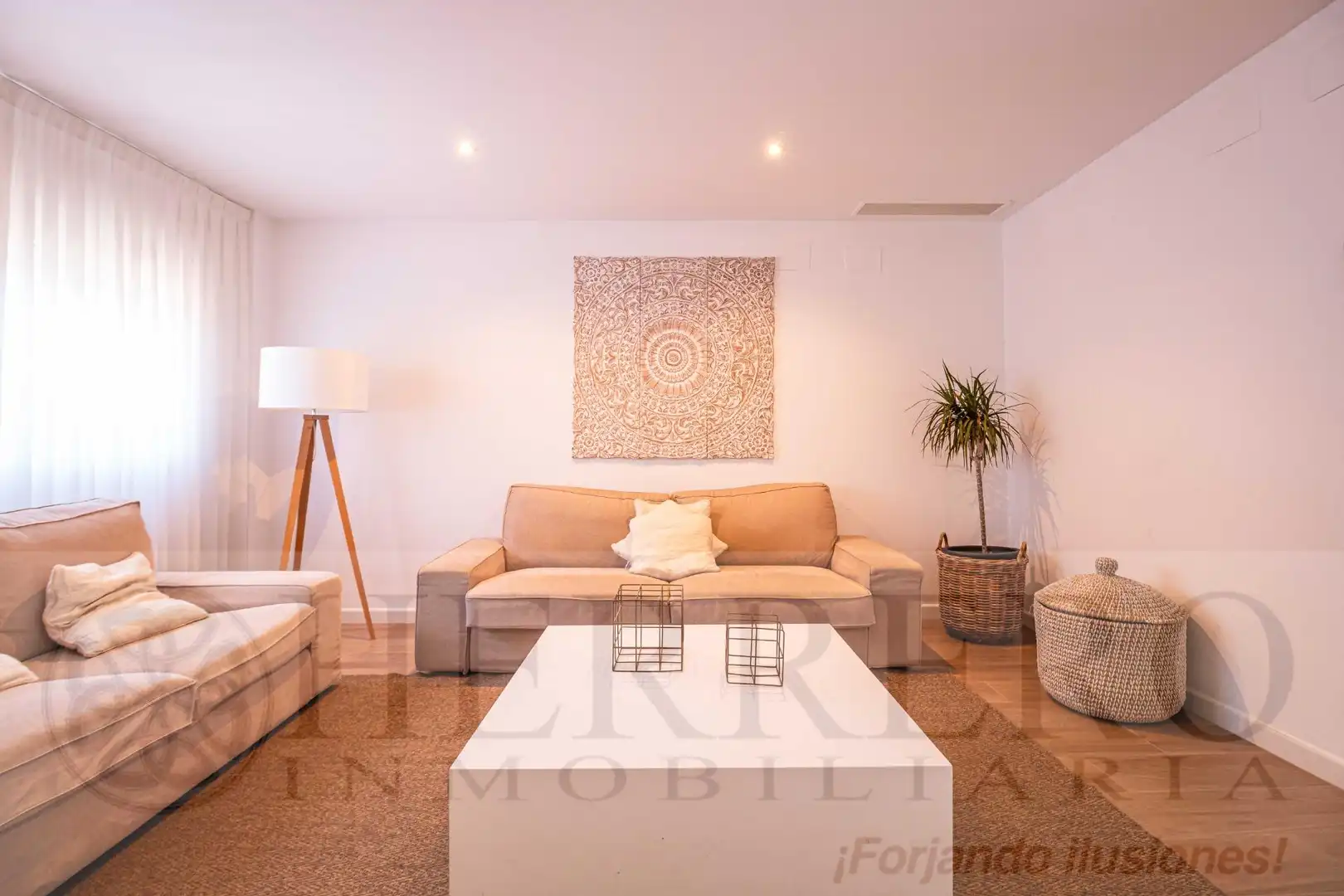 Sala d'estar de Casa adosada en venda en Almoines amb Aire condicionat, Calefacció i Jardí privat