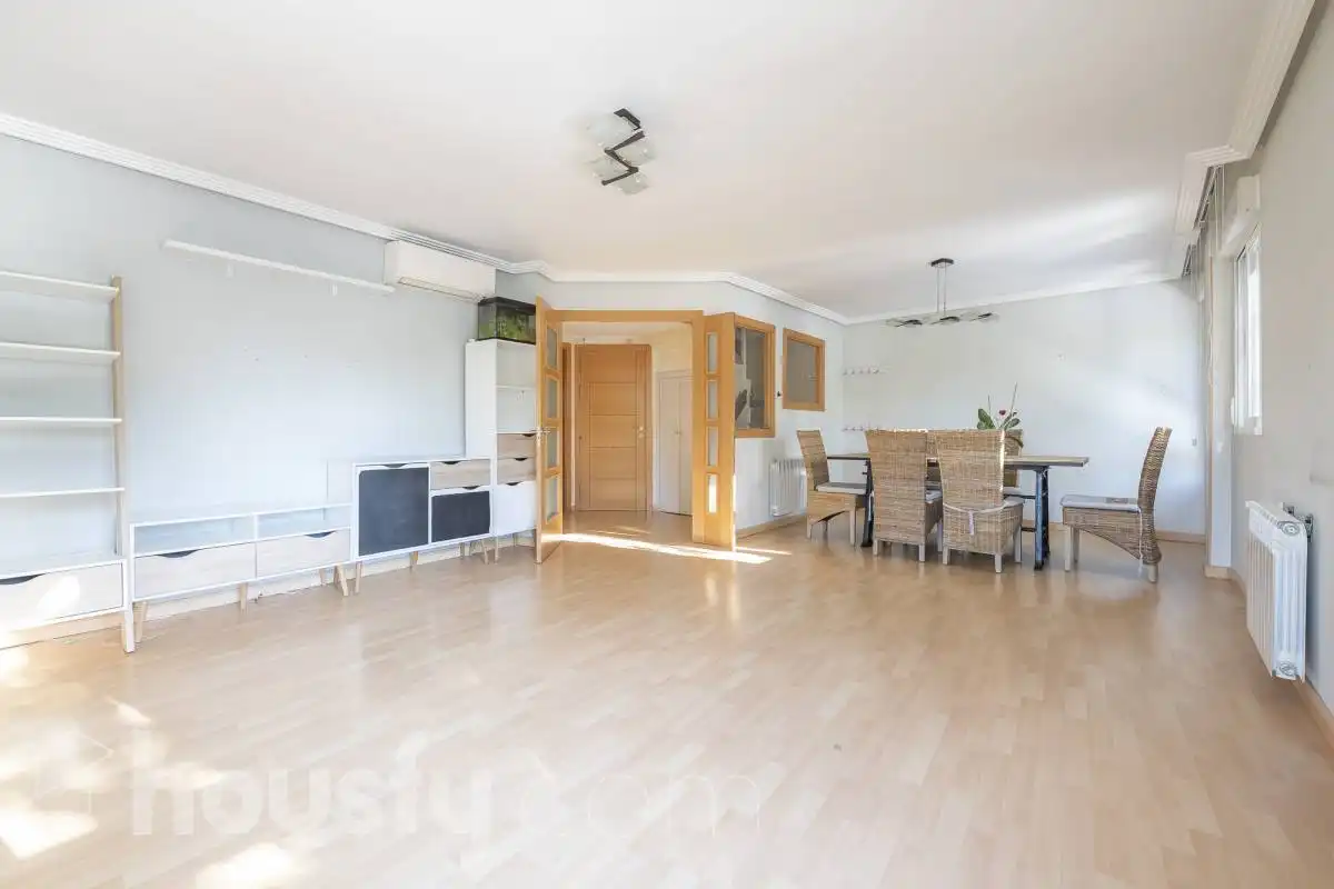 Flat for rent in Avenida de Madrid, Santa Bárbara - La Zaporra