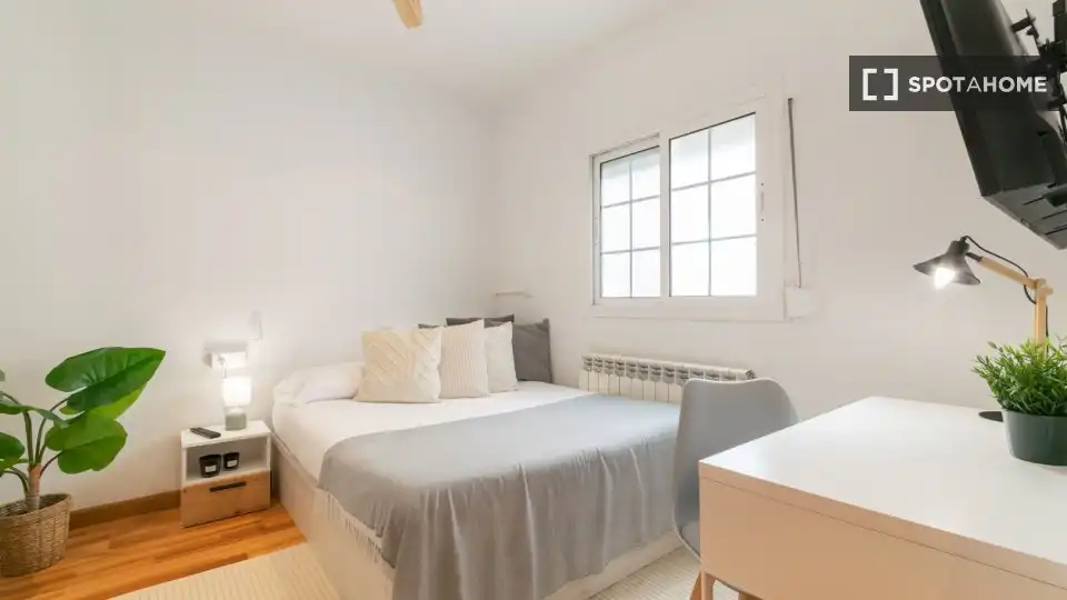 Room in Les Tres Torres