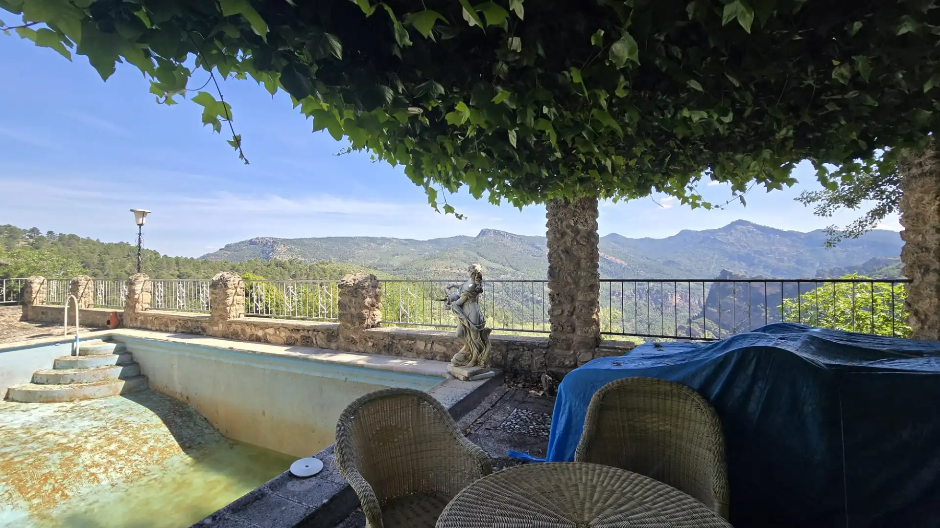 Terraza de Finca rústica en venta en Villanueva del Arzobispo con Calefacción, Trastero y Piscina
