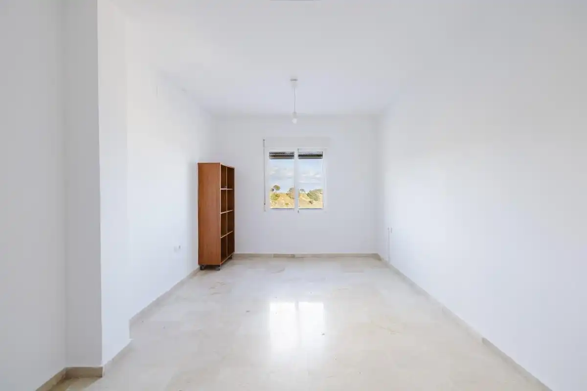 Habitación de Casa adosada en venta en Benalmádena con Calefacción, Jardín privado y Terraza