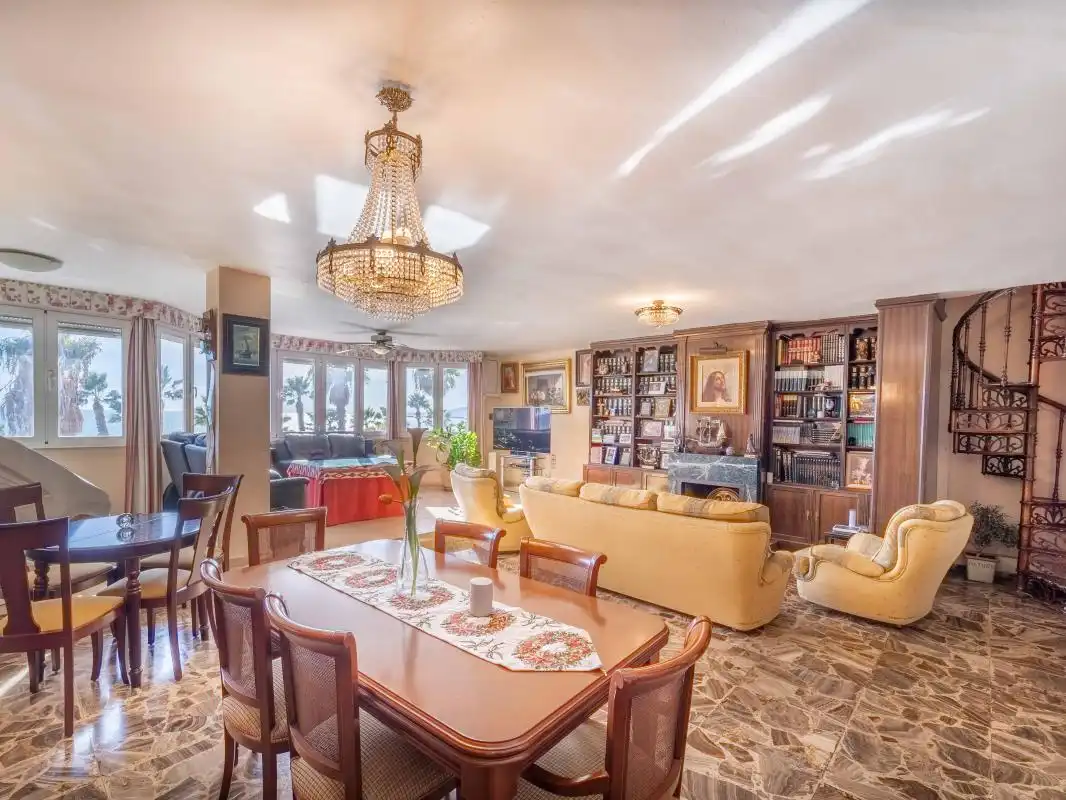 Dining room of Flat for sale in Málaga  with Air Conditioner, Heating and Furnished