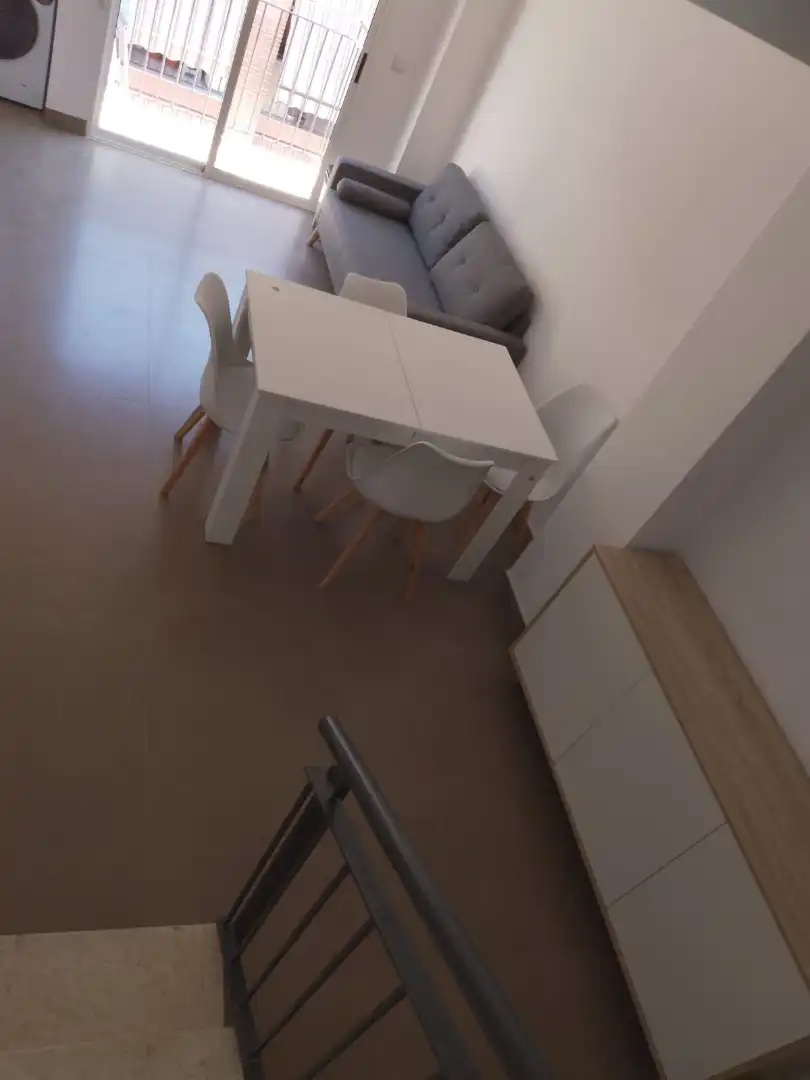 Esszimmer von Dachboden zur Miete in Paterna mit Terrasse, Ofen und Balkon