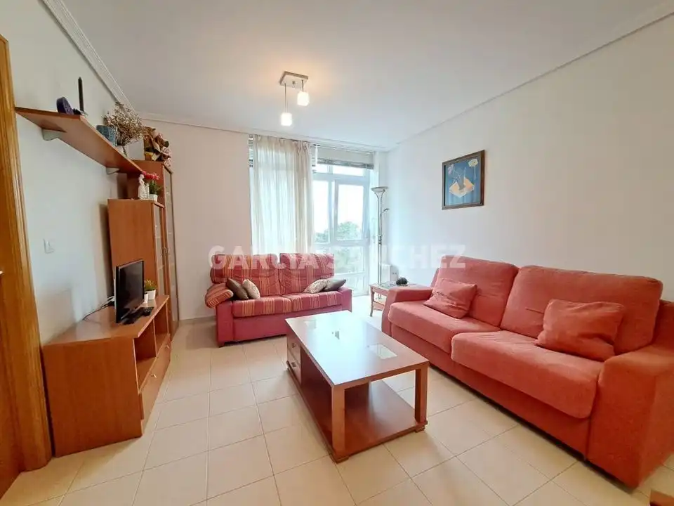 Sala de estar de Apartamento en venta en Boiro con Amueblado, Horno y Lavadora