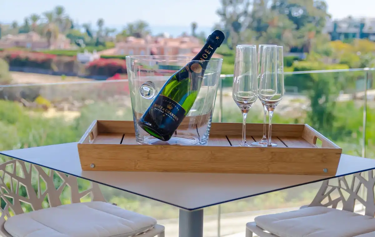 Terrasse von Dachboden zum Verkauf in Marbella mit Klimaanlage, Terrasse und Abstellraum