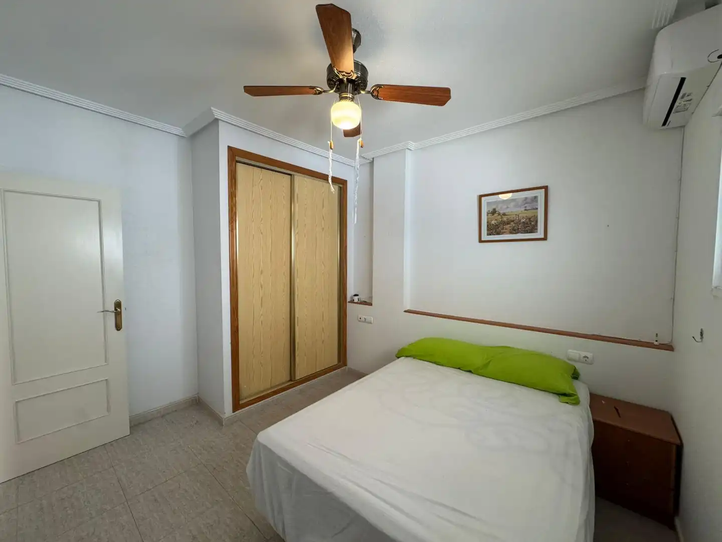 Habitación de Apartamento en venta en Almoradí con Aire acondicionado, Amueblado y Piscina comunitaria