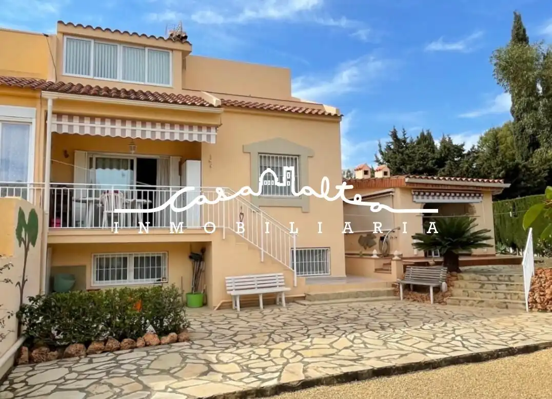 Vista exterior de Casa o chalet en venta en La Nucia con Aire acondicionado, Jardín privado y Trastero