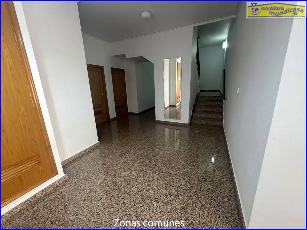 Wohnung zum Verkauf in Santomera mit Klimaanlage, Abstellraum und Möbliert
