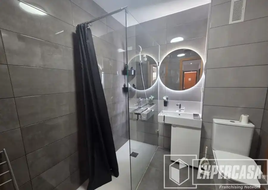 Bathroom of Attic for sale in Alzira  with Air Conditioner and Terrace