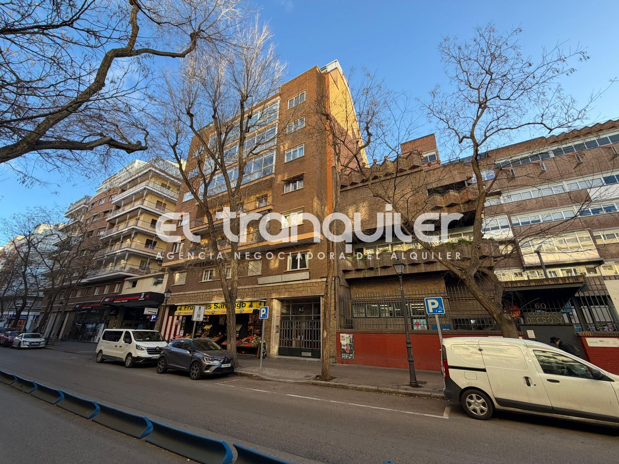 Exterior view of Flat to rent in  Madrid Capital  with Parquet flooring, Terrace and Furnished