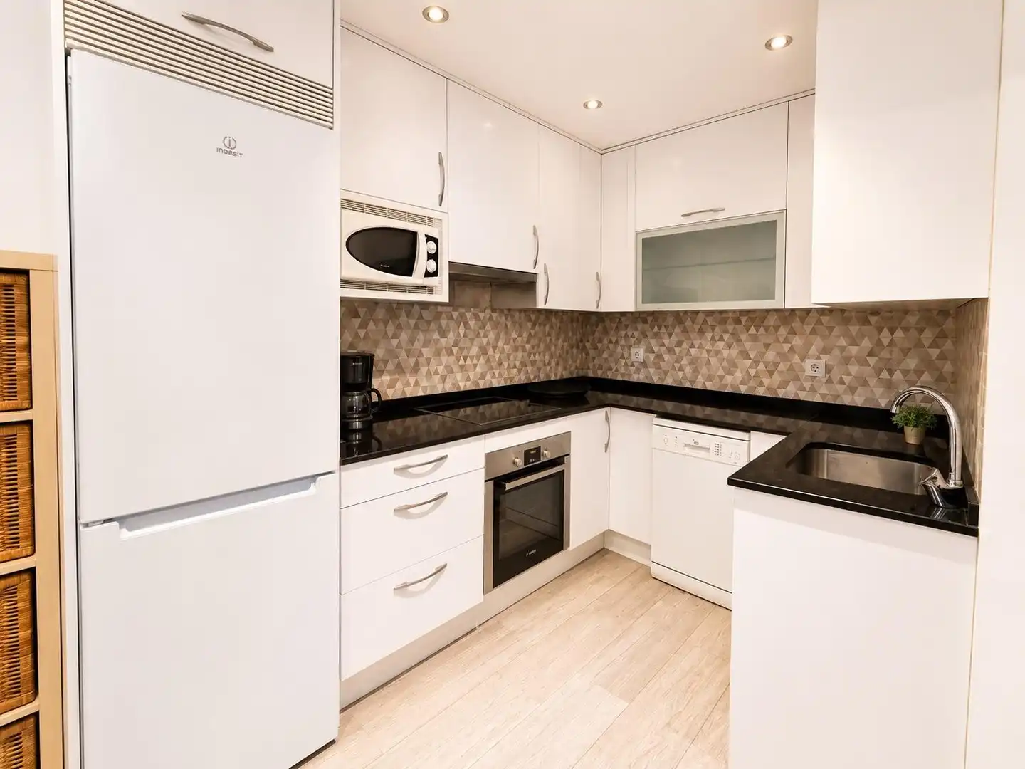 Cuina de Apartament en venda en Madrid amb Aire condicionat, Calefacció i Moblat