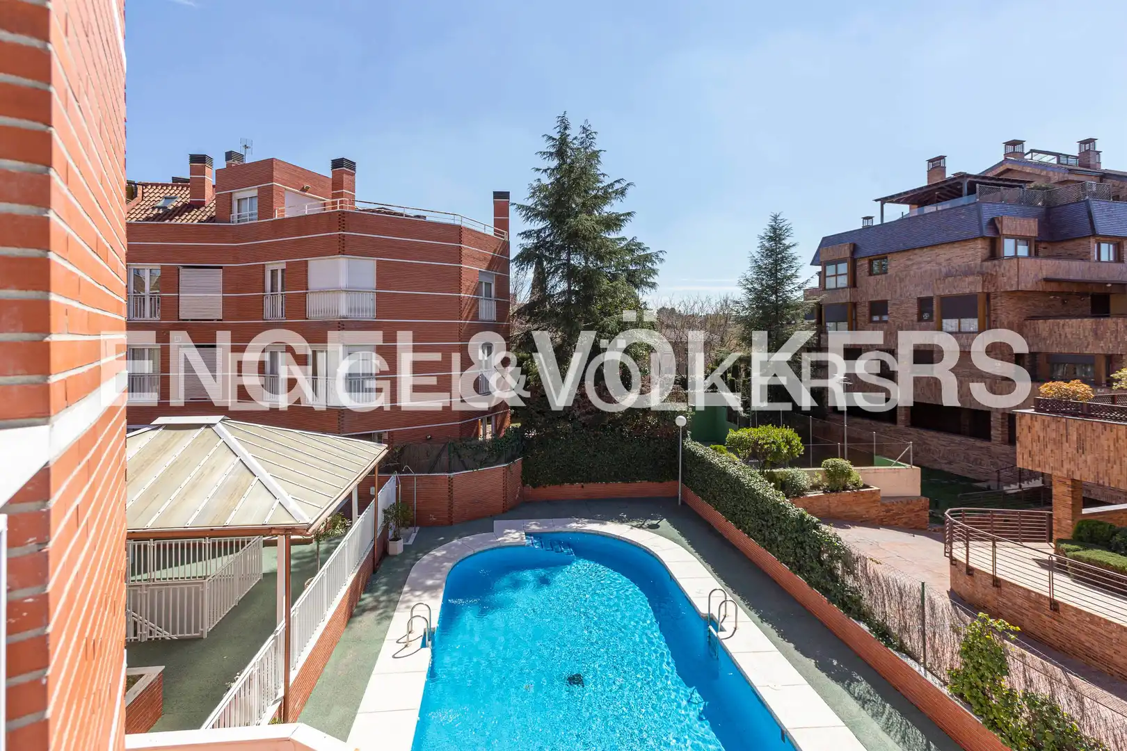 Piscina de Pis de lloguer en Madrid amb Calefacció, Parquet i Traster