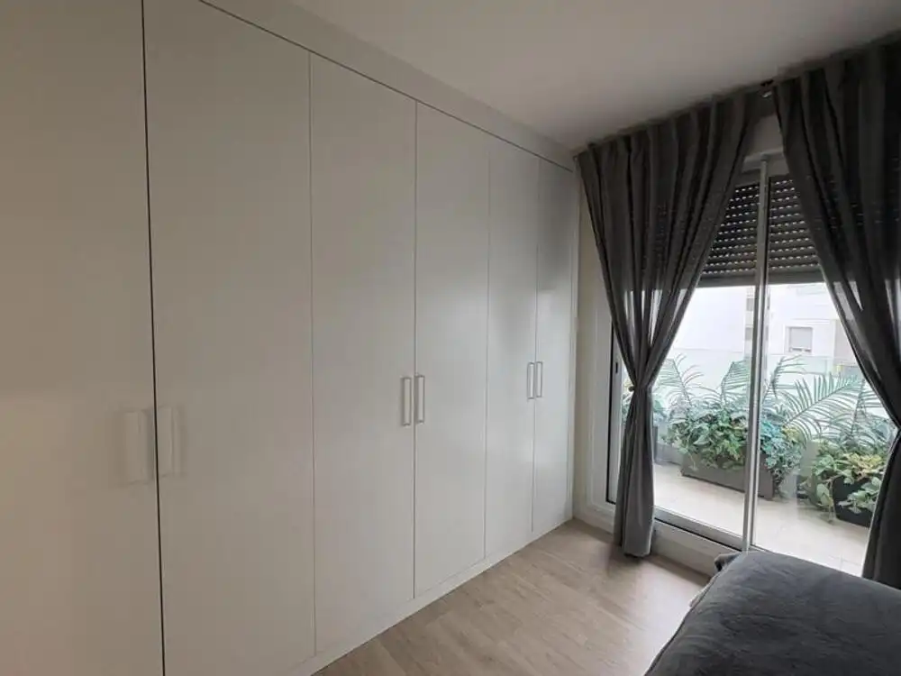 Dormitori de Apartament de lloguer en Marbella amb Aire condicionat, Terrassa i Traster