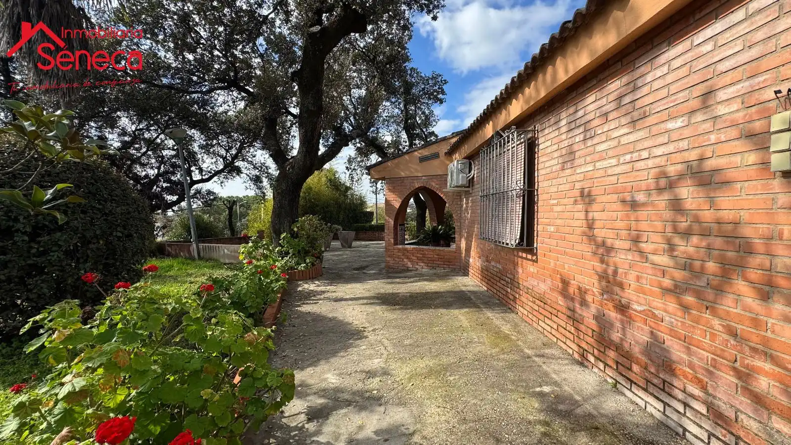 Exterior view of Houses for sale in Córdoba  with Air Conditioner, Heating and Storage room