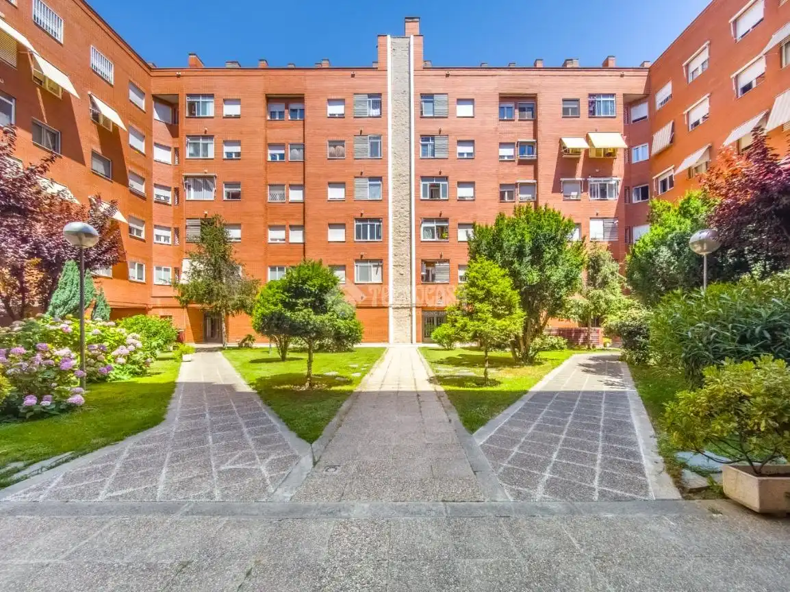 Vista exterior de Piso en venta en Madrid con Aire acondicionado y Calefacción