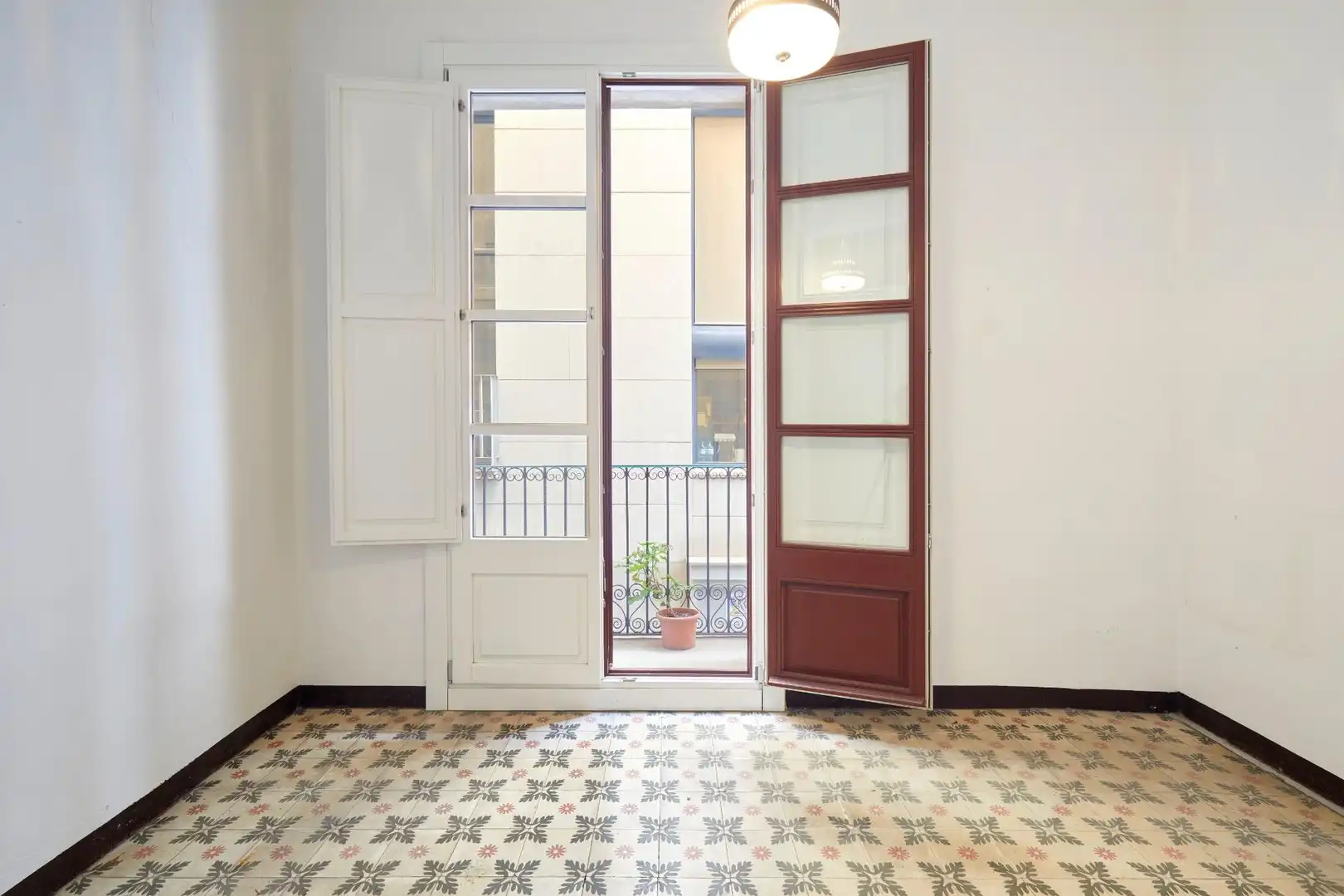 Piso en venta en Barcelona con Balcón