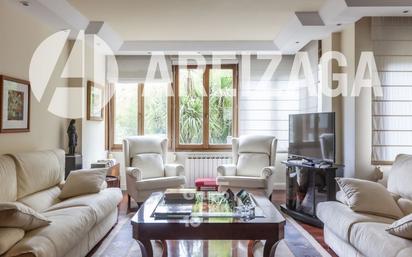 Living room of Flat for sale in Donostia - San Sebastián   with Heating, Storage room and Balcony