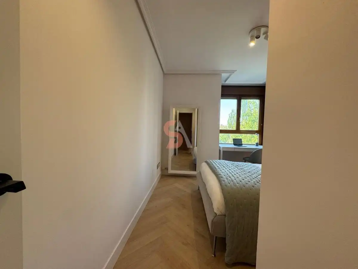 Schlafzimmer von Wohnung zur Miete in Valladolid mit Heizung, Möbliert und Gemeinschaftspool