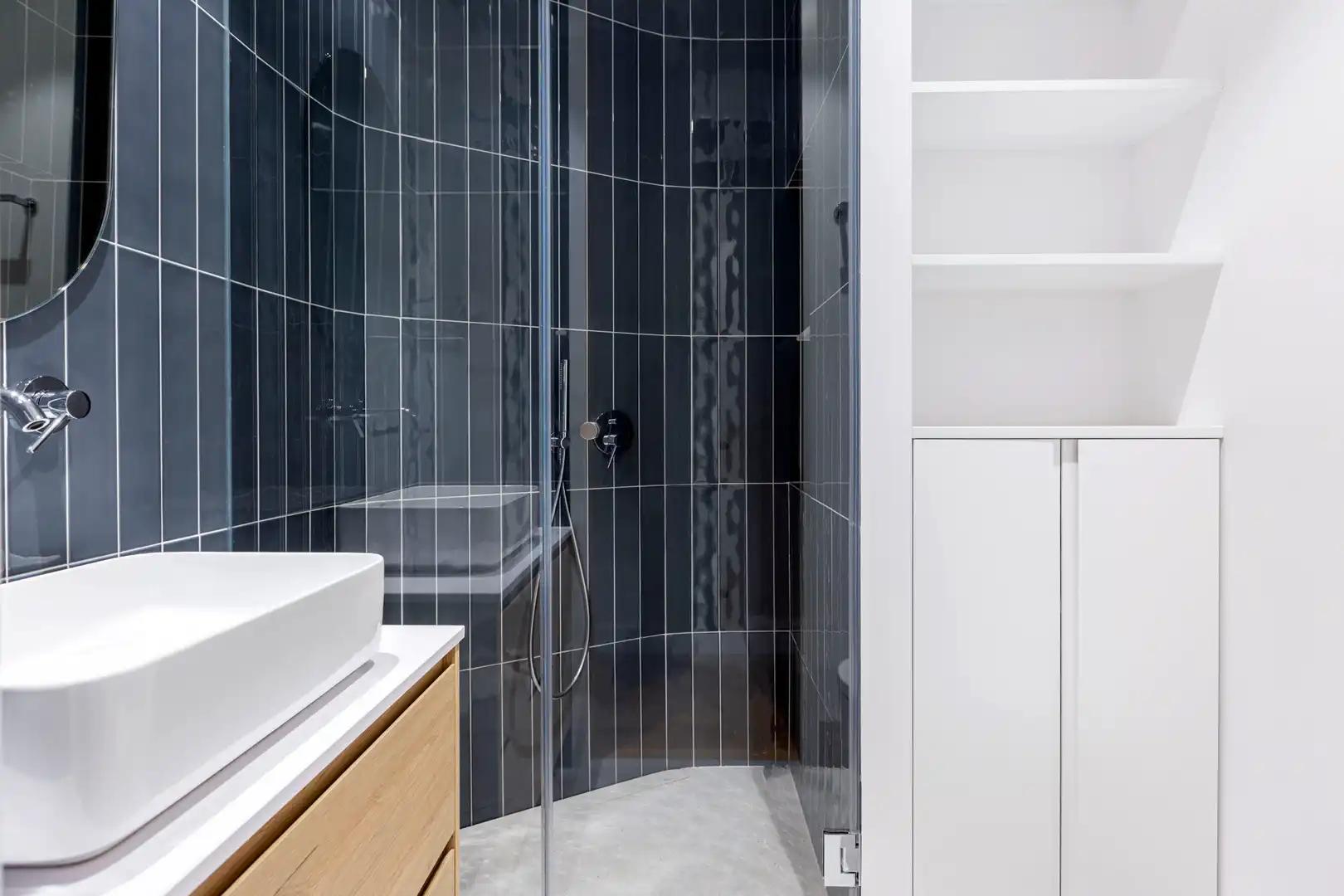 Bathroom of Attic for rent in Madrid  with Air Conditioner, Heating and Storage room