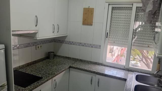 Piso en Alquiler en Avenida de Alvar Núñez en Barrio León