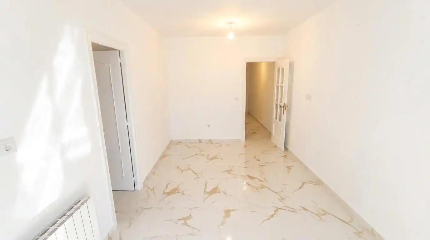 Flat with terrace to rent in Calle Calle Alhamar, imagen 5