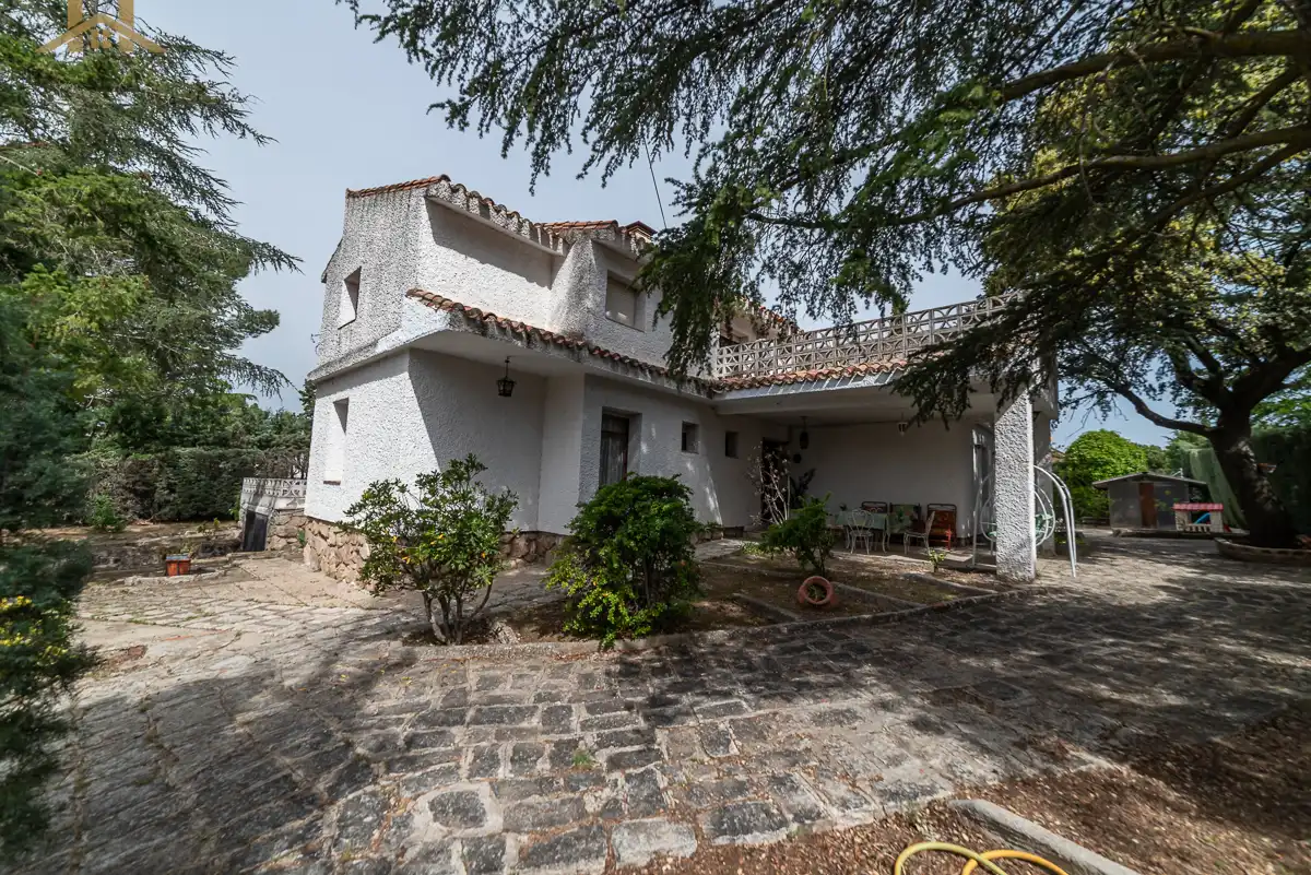 Exterior view of Houses for sale in Valdemorillo  with Heating, Private garden and Terrace