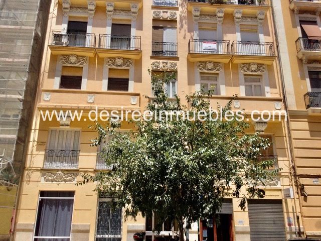Vista exterior de Pis de lloguer en  Valencia Capital amb Aire condicionat, Calefacció i Parquet