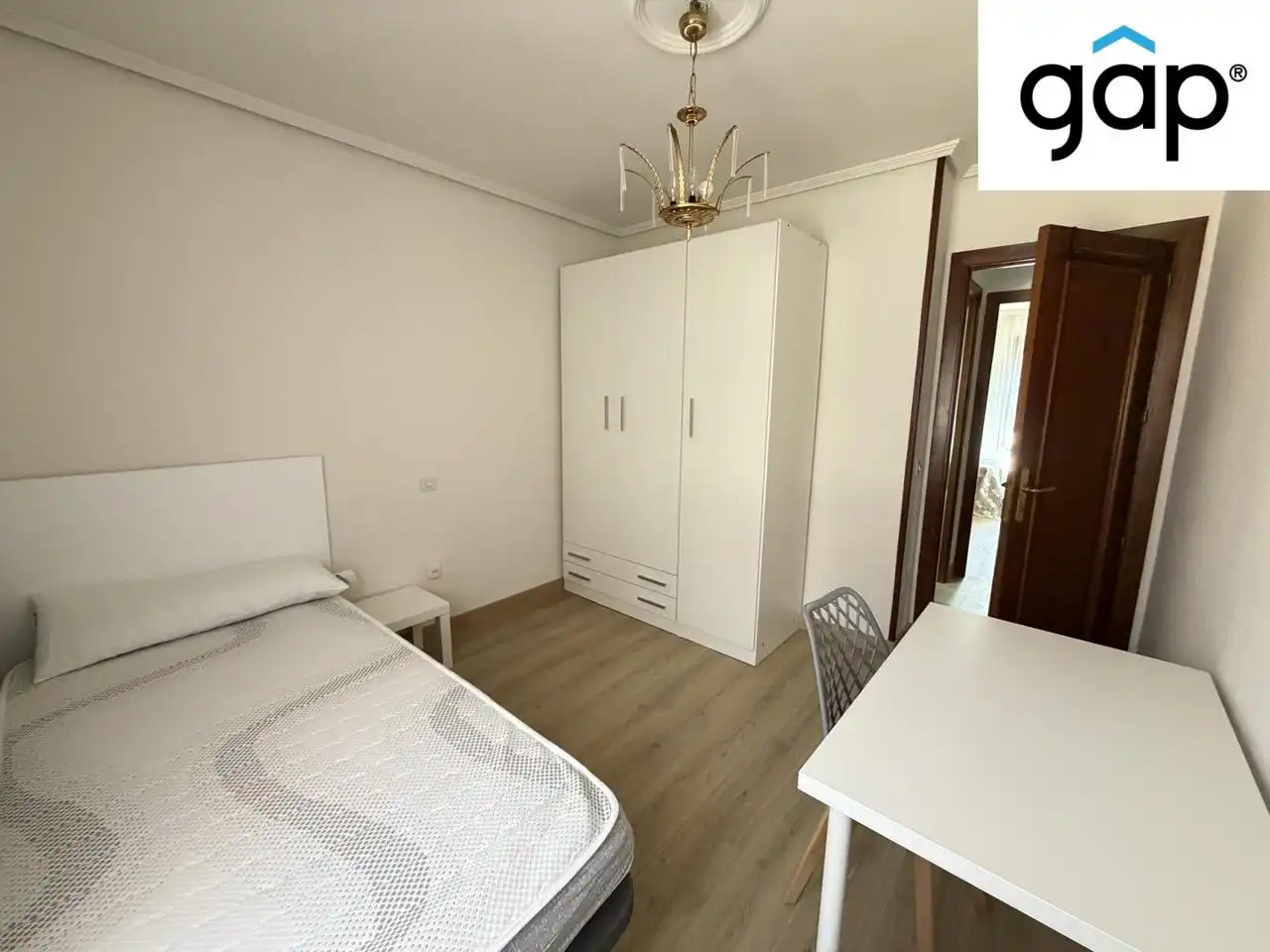 Schlafzimmer von Wohnung zur Miete in Cuenca mit Heizung, Terrasse und Möbliert