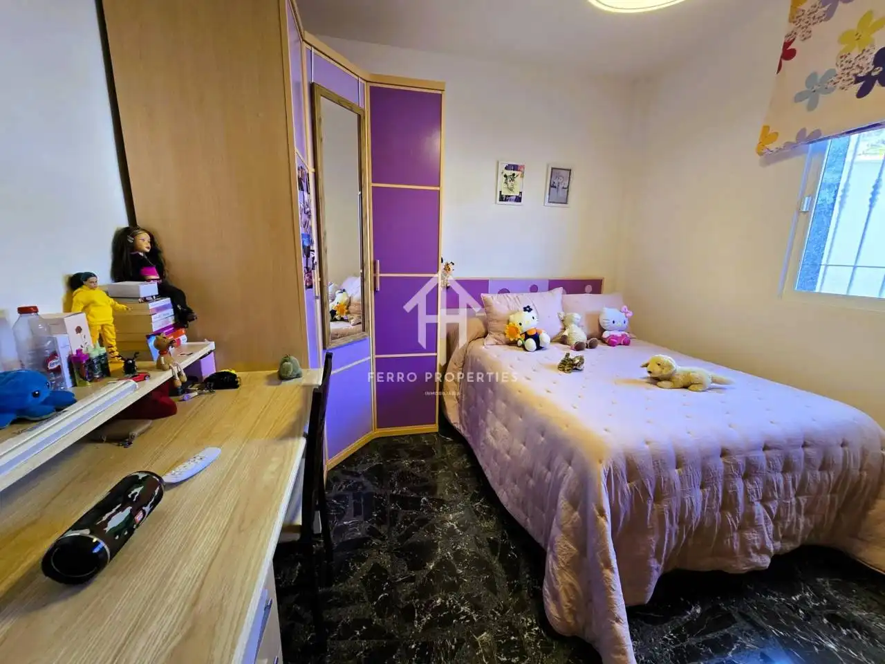 Dormitori de Casa o xalet en venda en Loja amb Jardí privat, Terrassa i Piscina