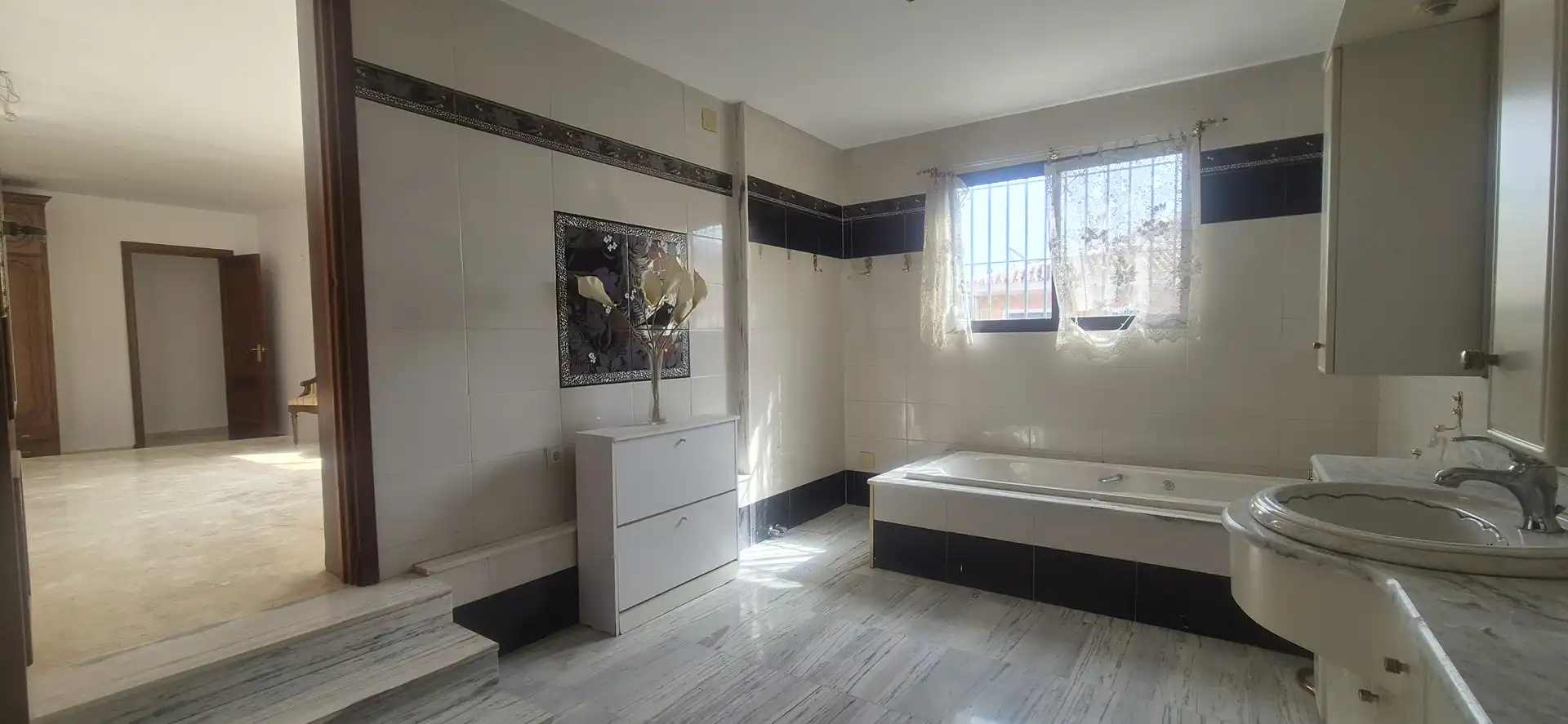 Bathroom of Detached homes for sale in Benalmádena  with Storage room, Swimming Pool and Balcony