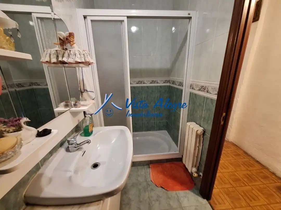Bany de Casa o xalet en venda en San Vicente de la Sonsierra amb Terrassa, Traster i Moblat