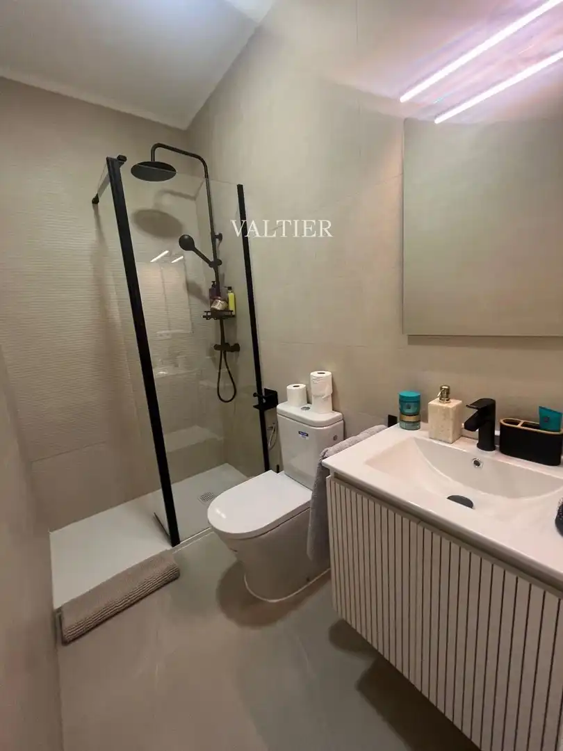 Baño de Piso de alquiler en Madrid con Aire acondicionado, Trastero y Amueblado