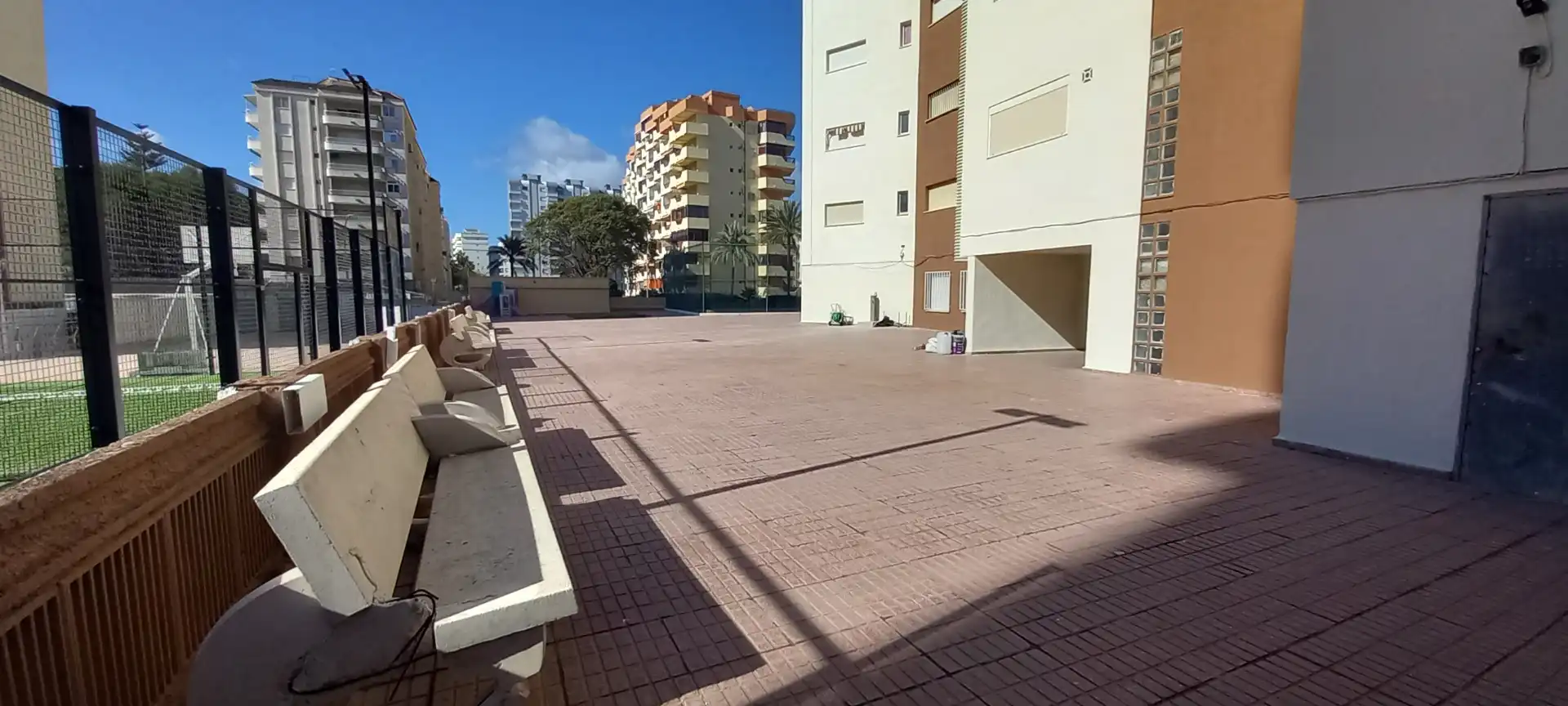 Vista exterior de Apartament en venda en Gandia amb Moblat i Piscina comunitària