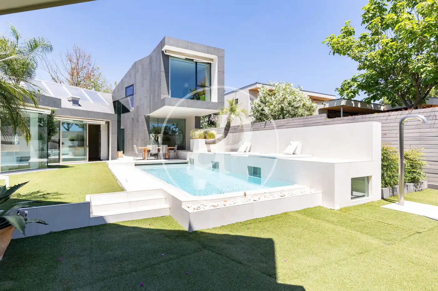 Piscina de Casa o xalet en venda en Sant Cugat del Vallès amb Aire condicionat, Calefacció i Jardí privat