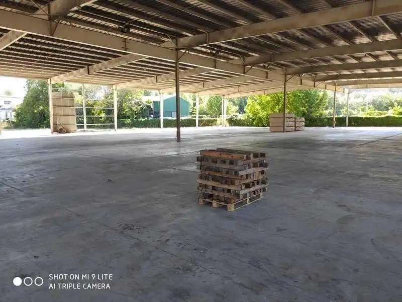 Außenansicht von Fabrikhallen zur Miete in Calatayud