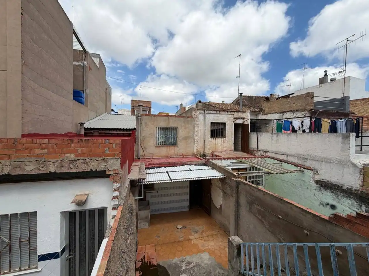 Vista exterior de Casa adosada en venda en Vila-real amb Terrassa