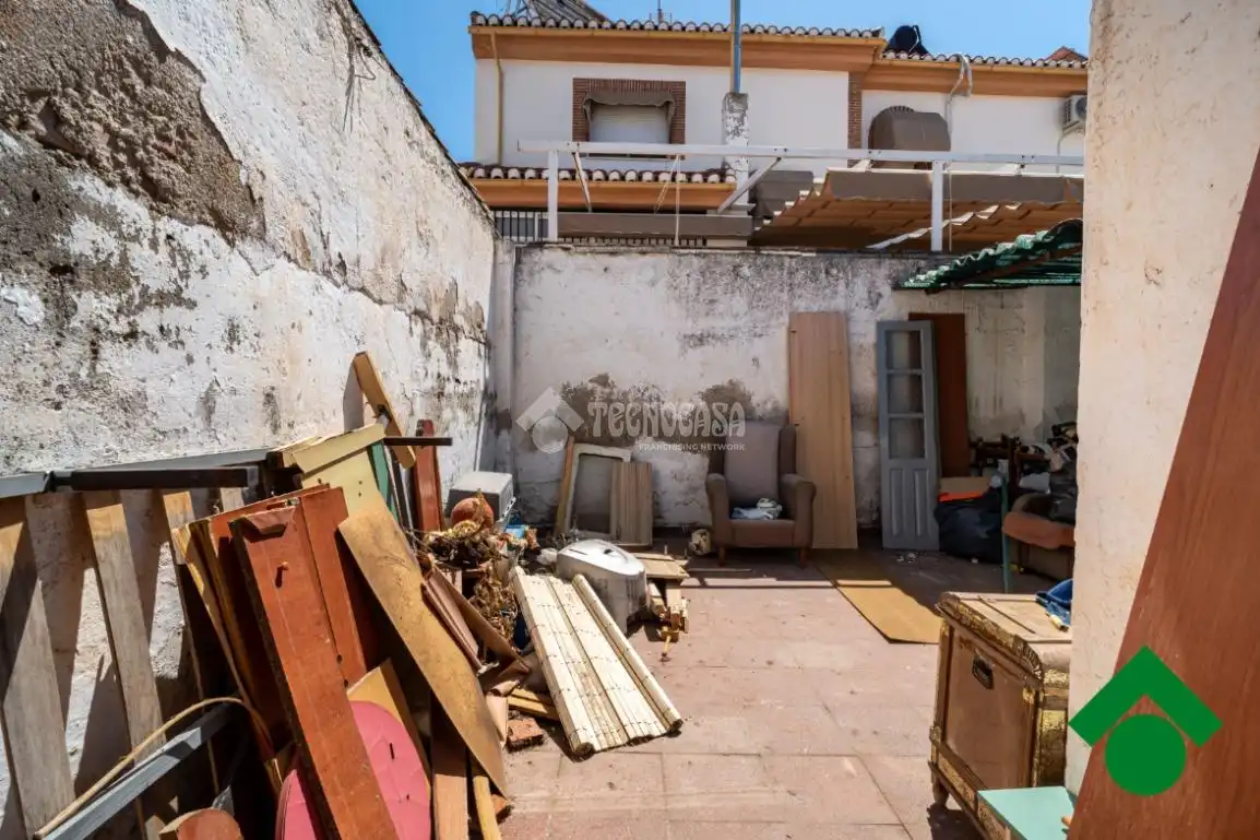 Außenansicht von Einfamilien-Reihenhaus zum Verkauf in Santa Fe