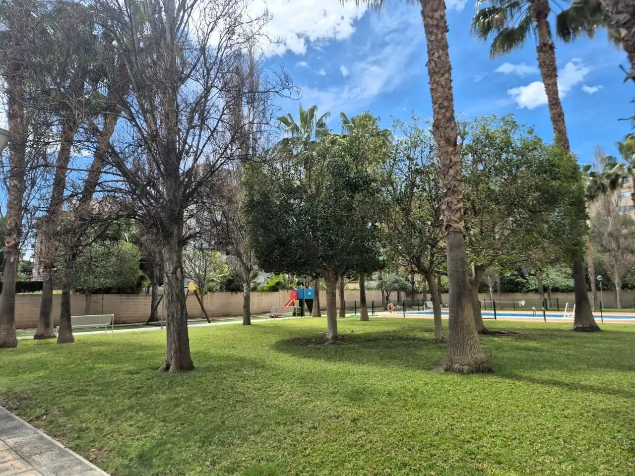 Vista exterior de Pis en venda en Alicante / Alacant