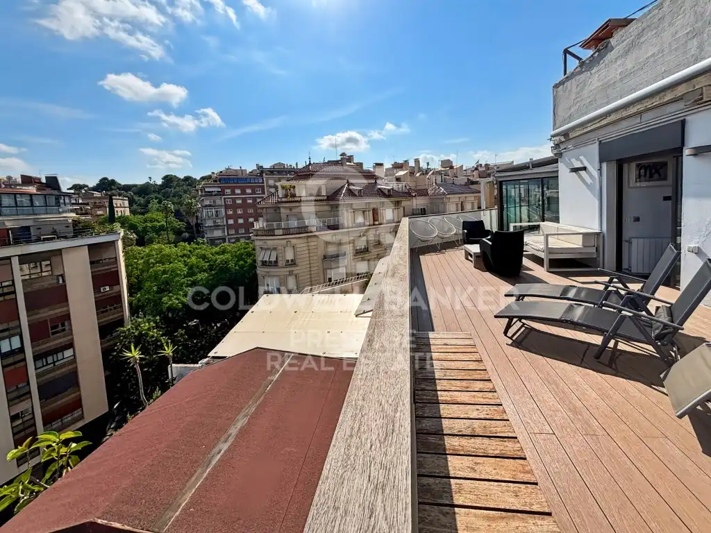 Terrassa de Àtic en venda en Barcelona amb Terrassa i Moblat