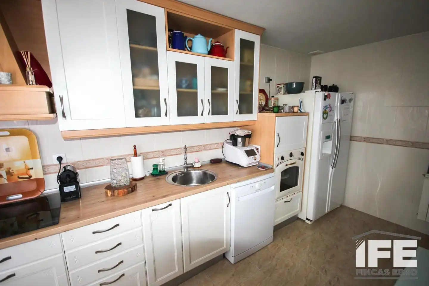 Cuina de Casa adosada en venda en Castejón (Navarra) amb Aire condicionat, Calefacció i Jardí privat