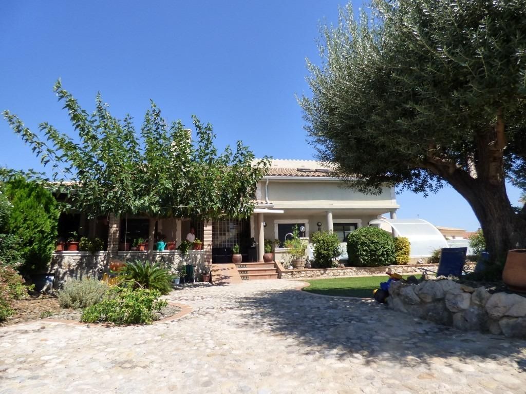 Garden of House or chalet for sale in Vilafant  with Air Conditioner, Heating and Private garden