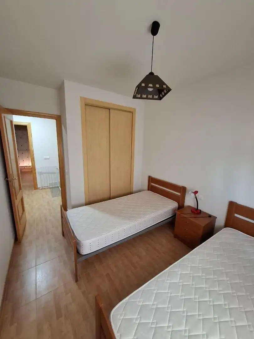 Dormitori de Casa o xalet en venda en Otero amb Aire condicionat, Jardí privat i Traster