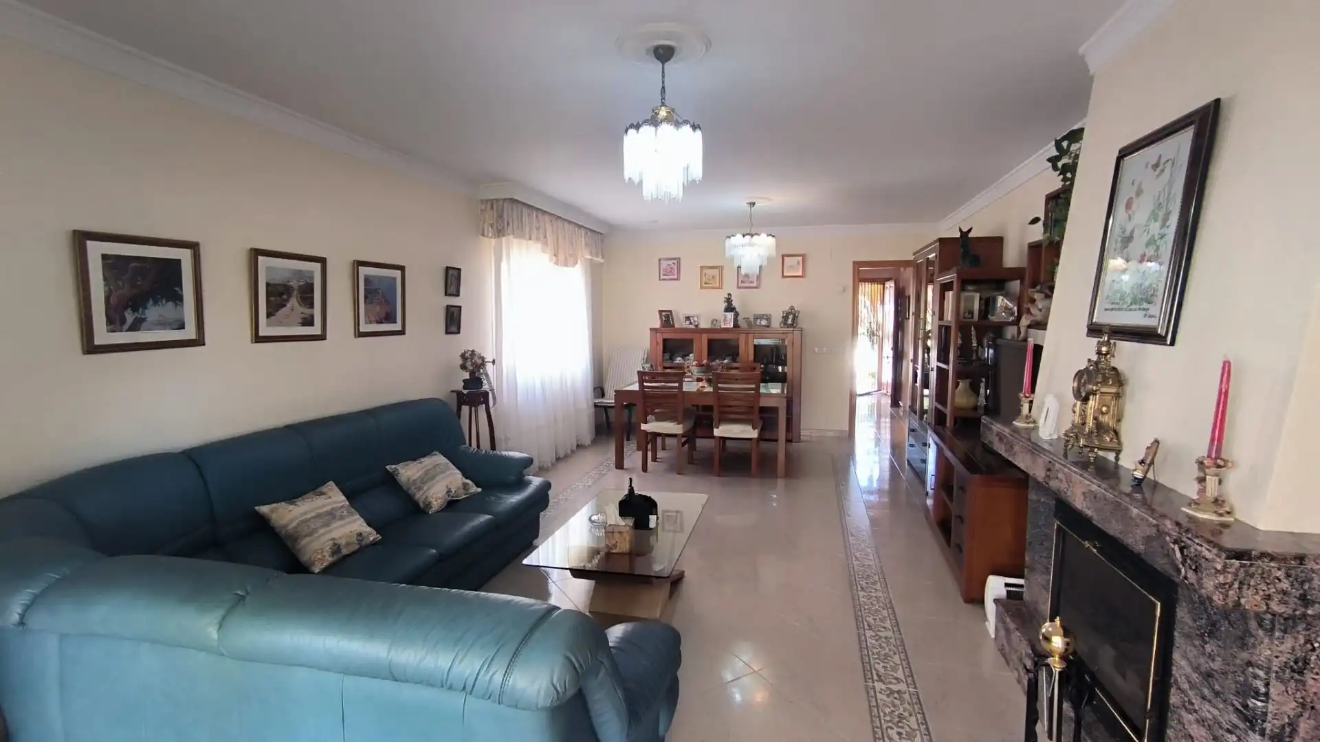 Sala de estar de Casa o chalet en venta en La Nucia con Calefacción, Jardín privado y Terraza