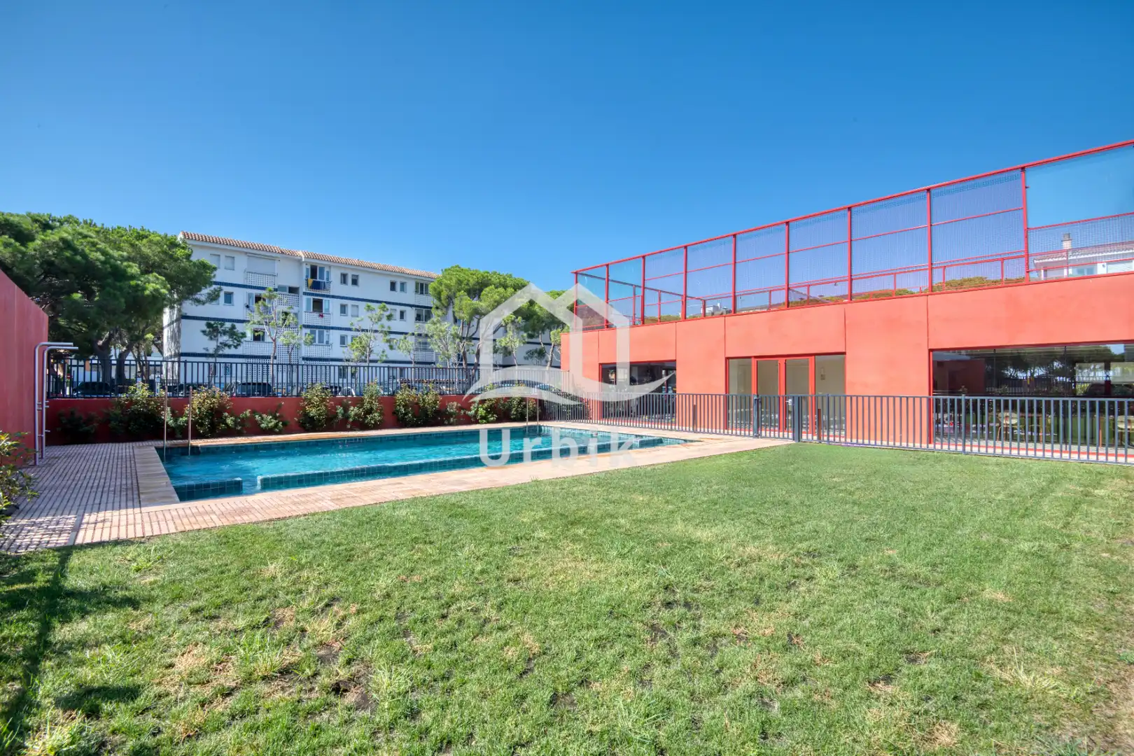 Piscina de Piso en venta en Castell d'Aro, Platja d'Aro i s'Agaró con Aire acondicionado, Jardín privado y Terraza