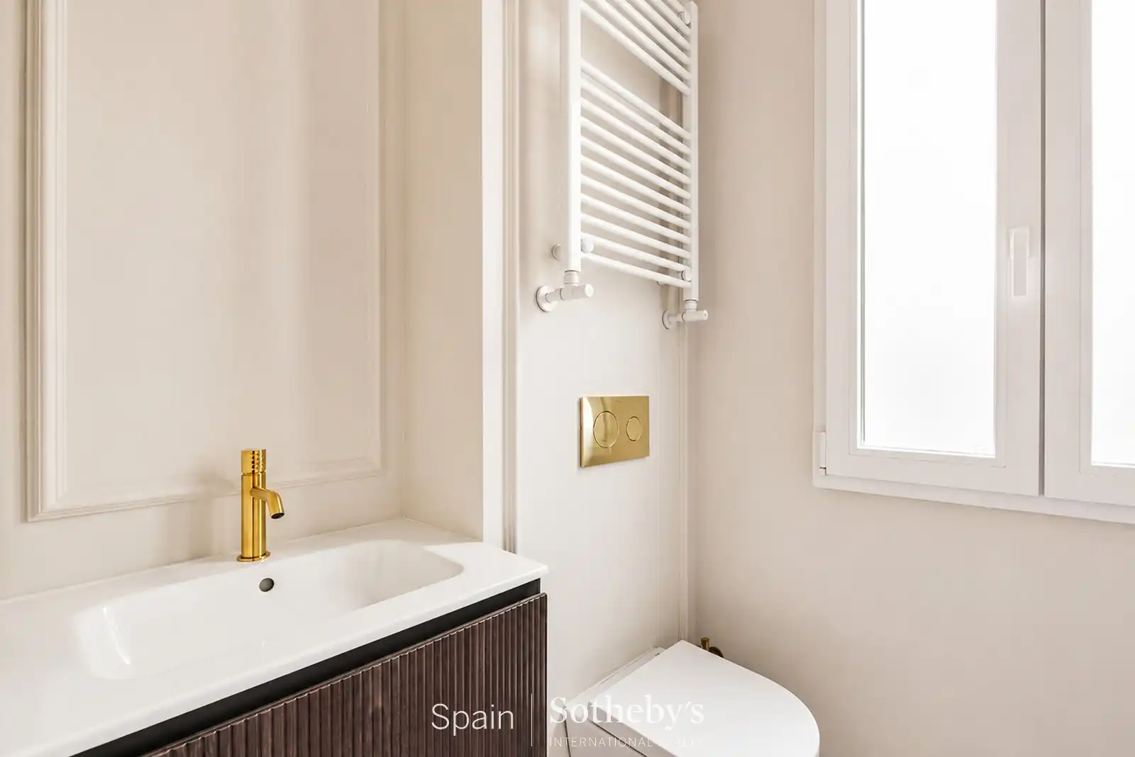 Bany de Apartament en venda en Madrid amb Aire condicionat, Calefacció i Terrassa