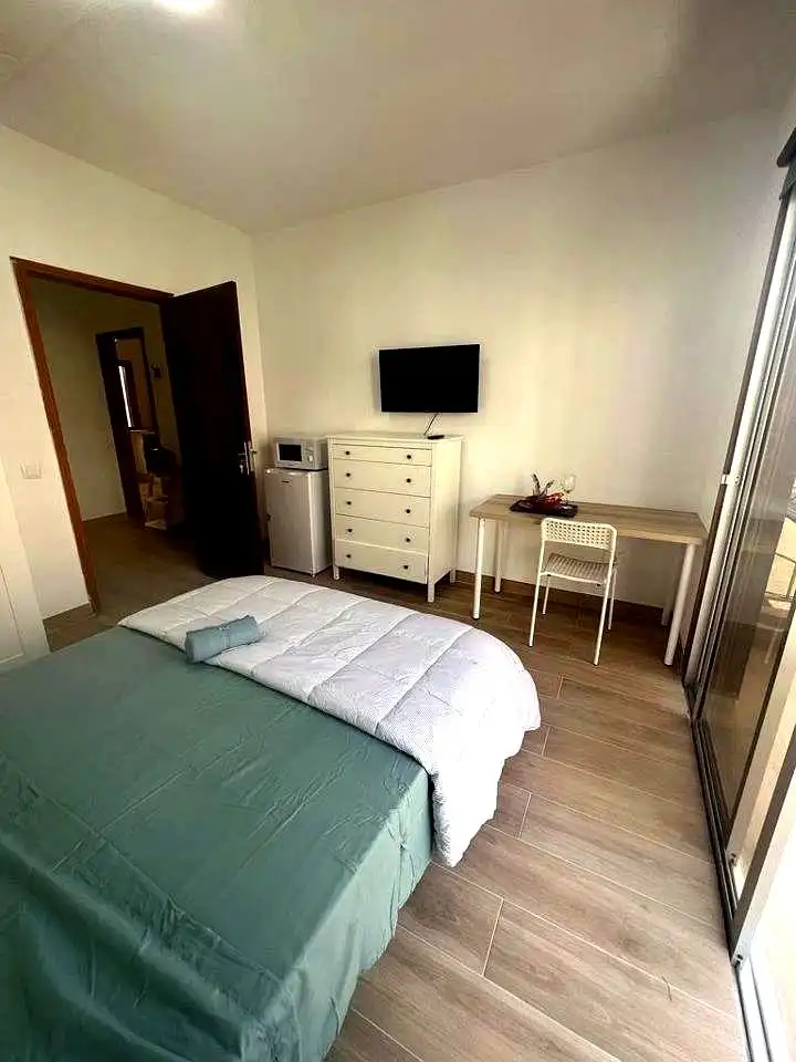 Room in Bartolome Benitez, Gracia