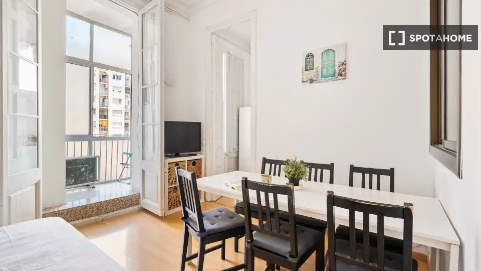 Flat with terrace to rent in Eixample, imagen 3