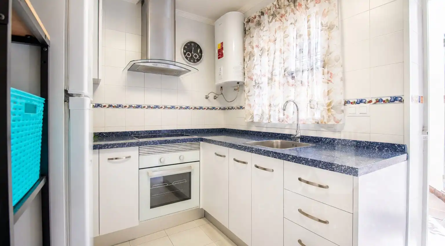 Cocina de Casa adosada en venta en Chipiona con Terraza