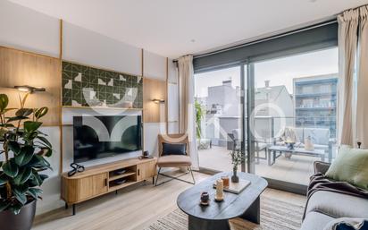 Sala d'estar de Apartament de lloguer en  Madrid Capital amb Aire condicionat, Terrassa i Balcó