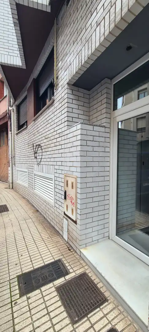 Außenansicht von Lagerraum zum Verkauf in Gijón 